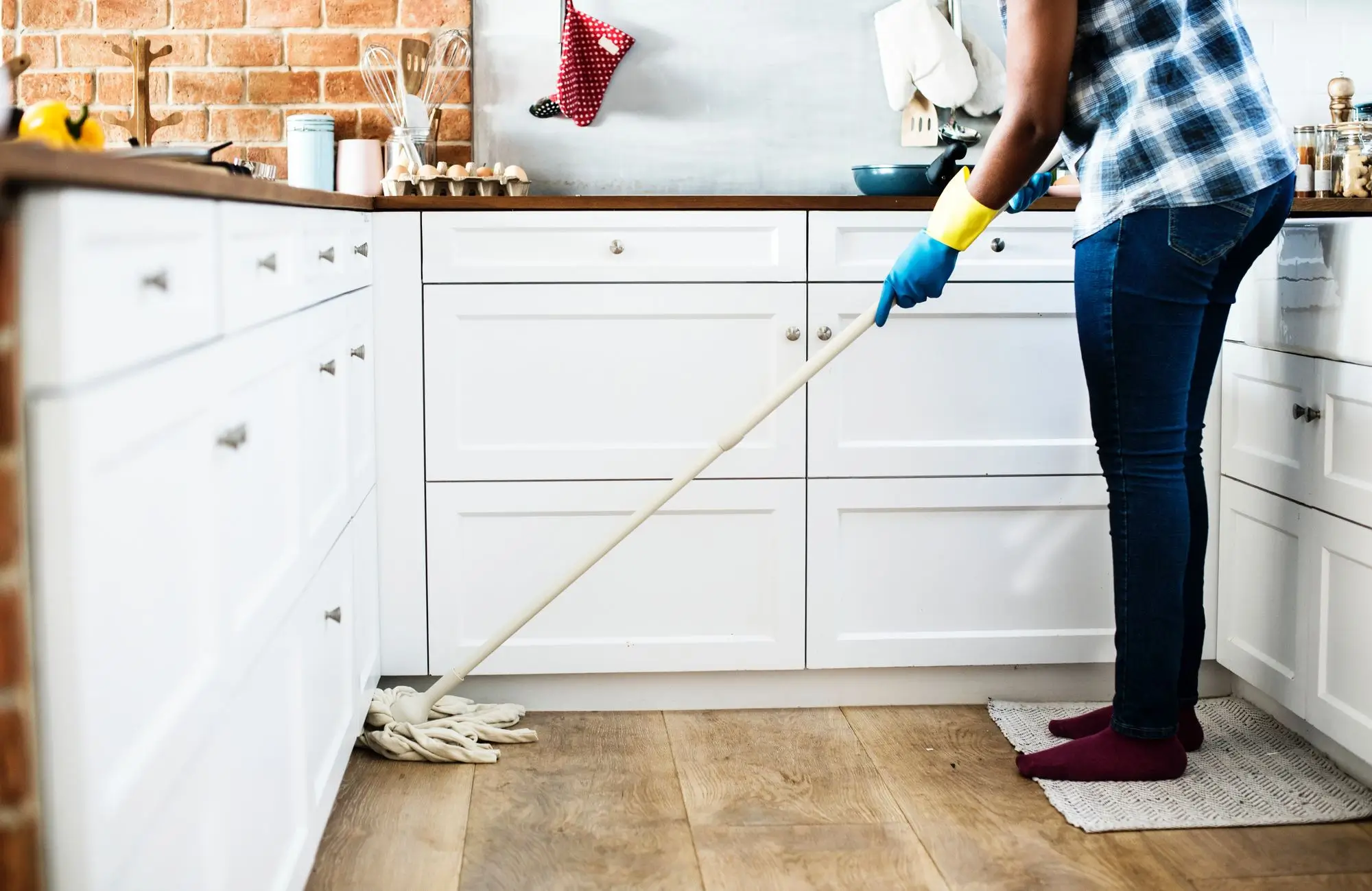 How to Maintain a Clean Kitchen in Your Vacation Rental Easily